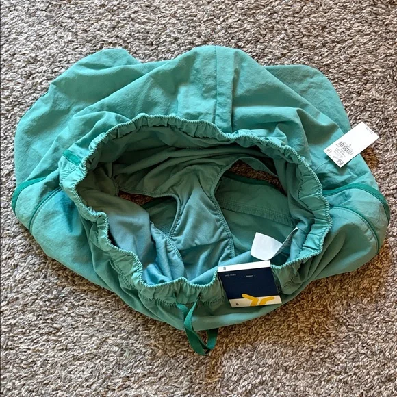 Old Navy Shorts - Picture 4 of 5